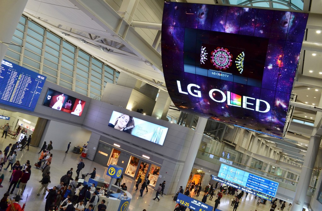 OLED-Signage-Incheon-Airport_21