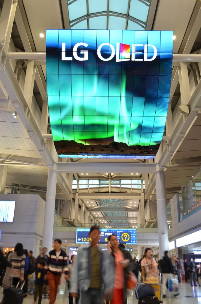 OLED-Signage-Incheon-Airport_31