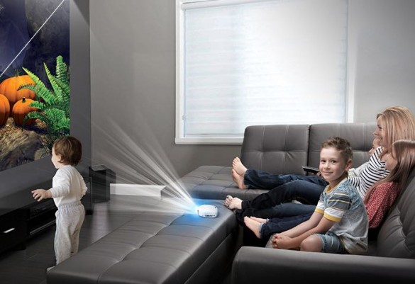 LG-PV150G-micro-projector